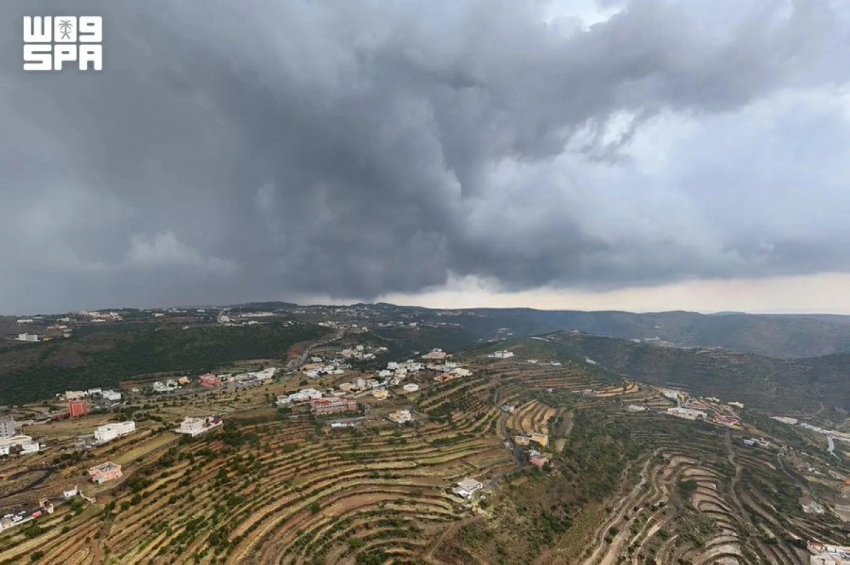 Thunderstorms, hail forecast for western Saudi Arabia as dust-stirring winds reduce visibility