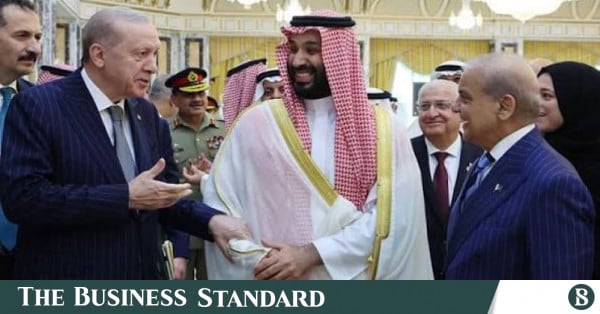Pakistan set to expand military presence in Saudi Arabia with 25,000 troops